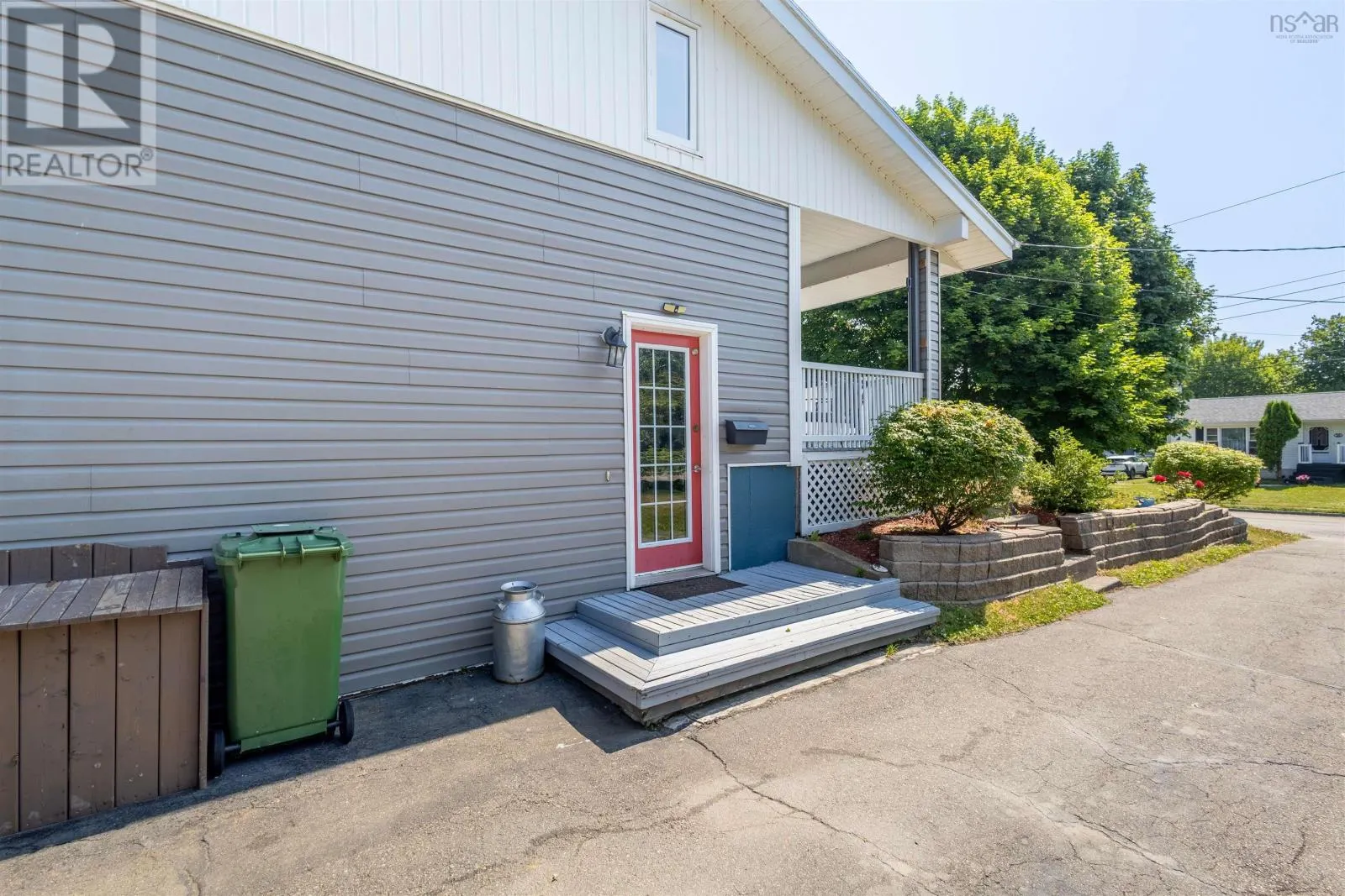 56 Holic Avenue