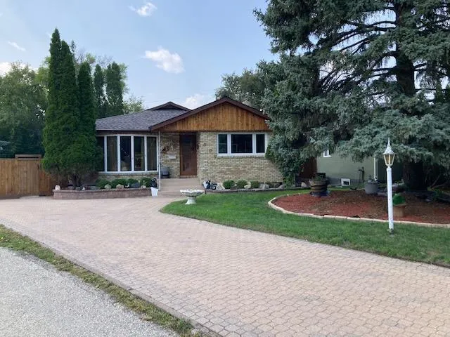 909 Wicklow Place