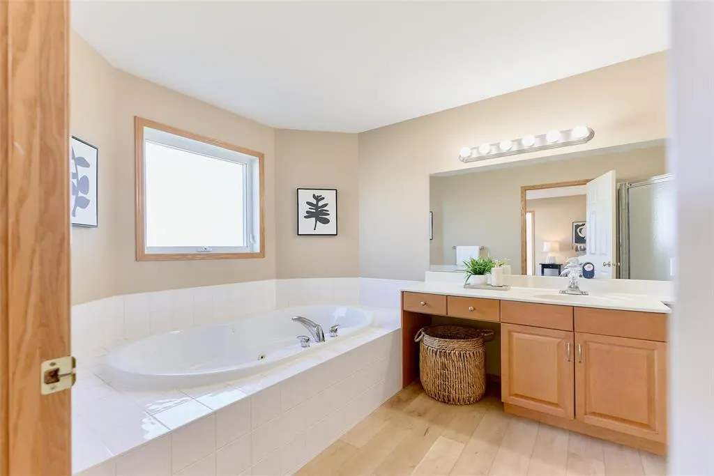 62 Calderwood Bay