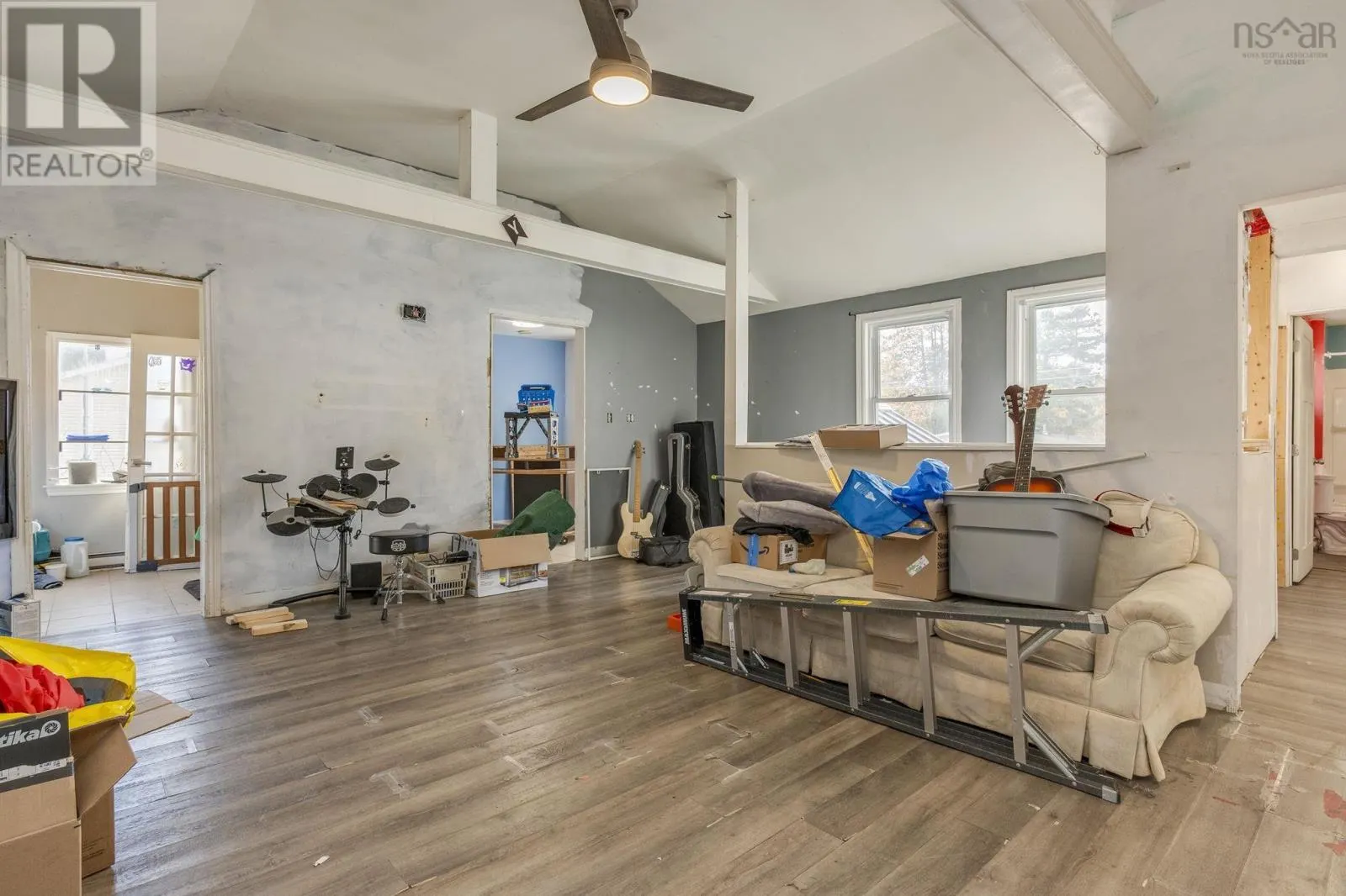 1119 Neily Crescent