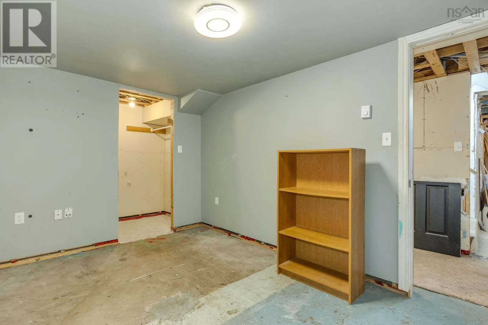 1119 Neily Crescent