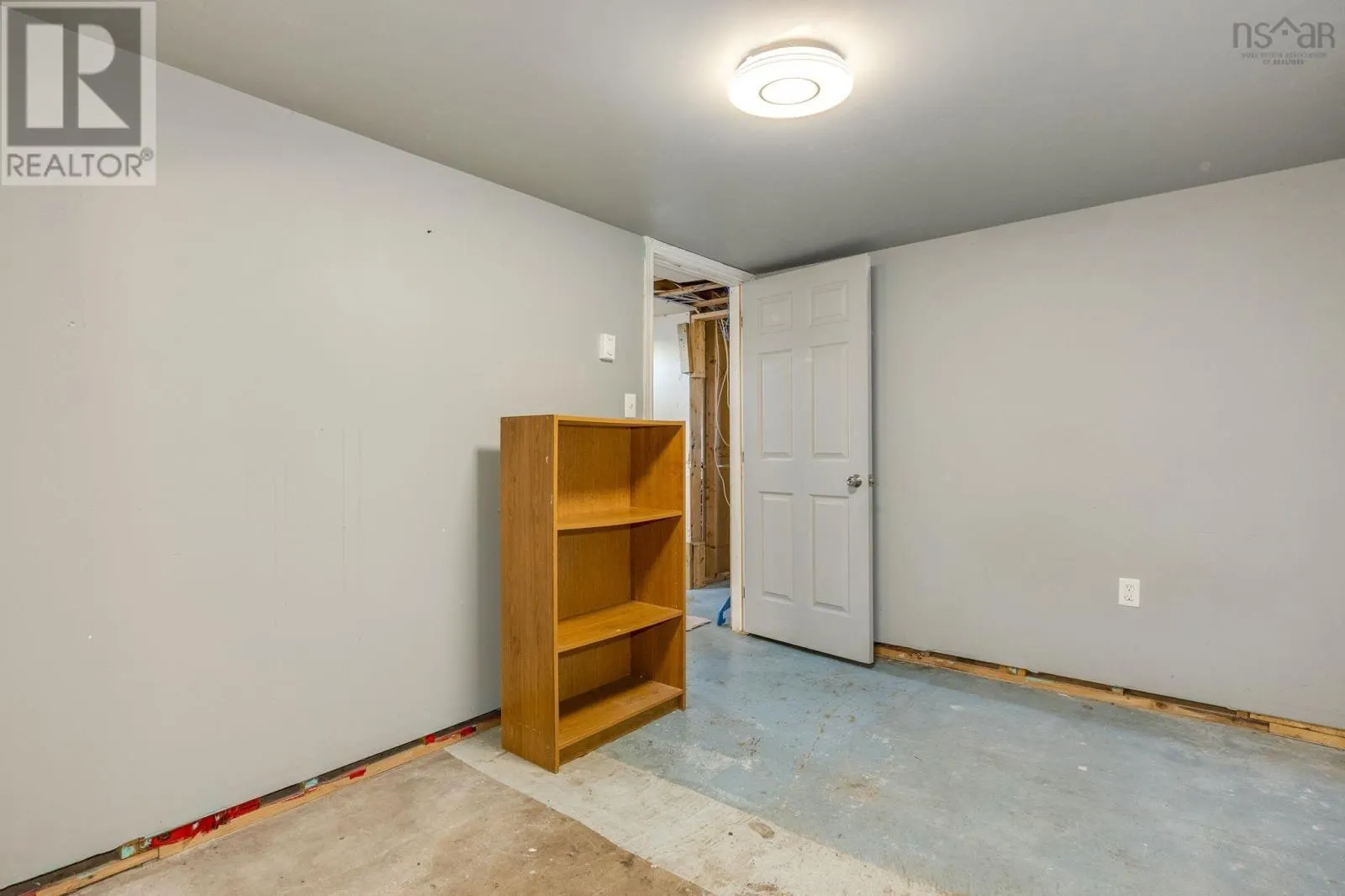 1119 Neily Crescent