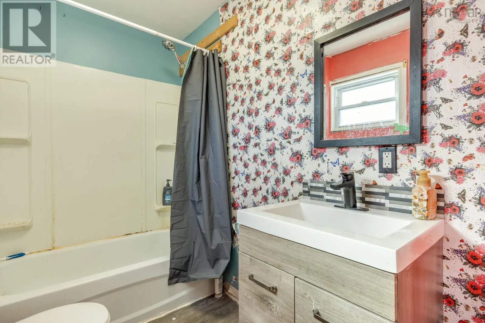 1119 Neily Crescent