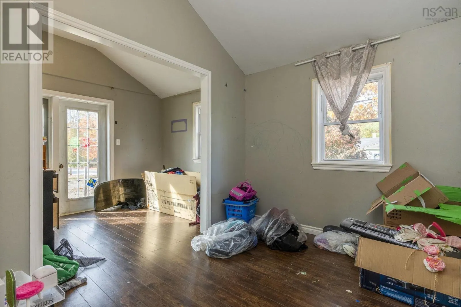 1119 Neily Crescent