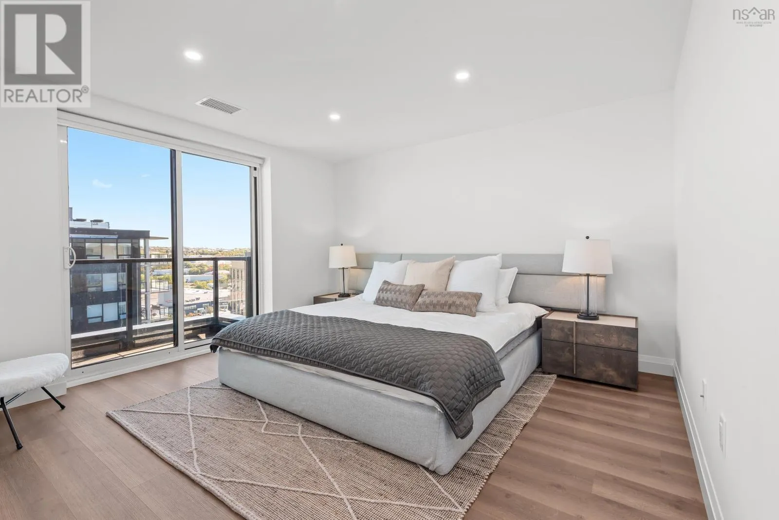 1703 72 Seapoint Road