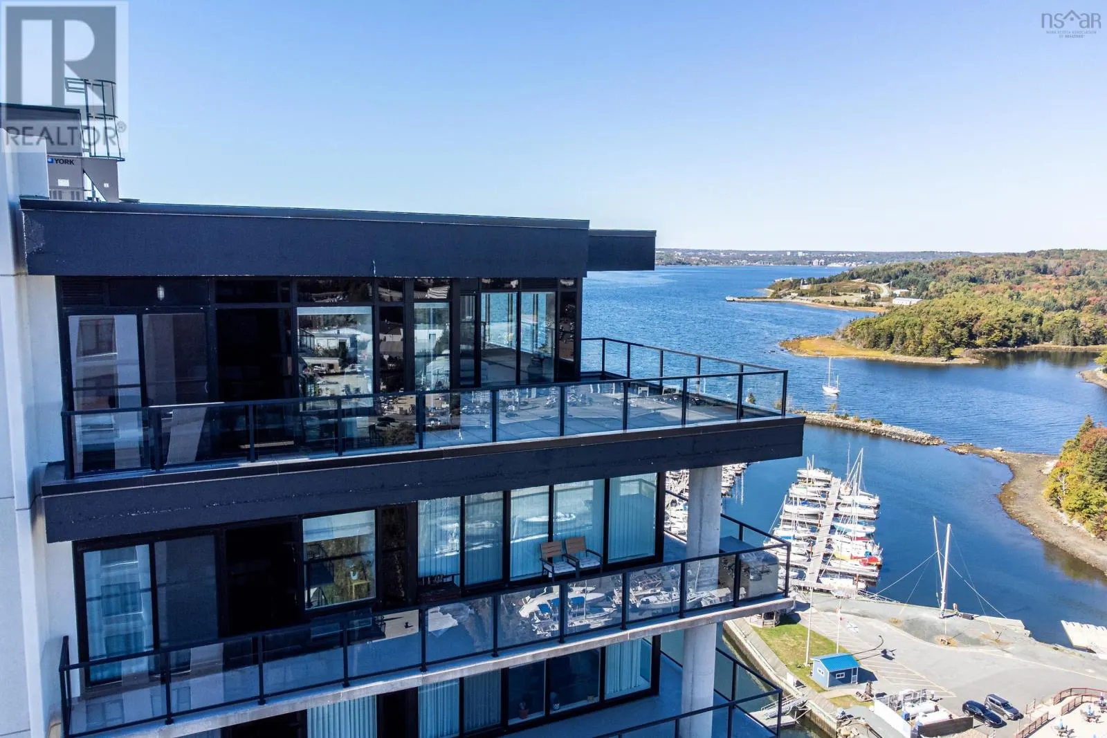 1703 72 Seapoint Road