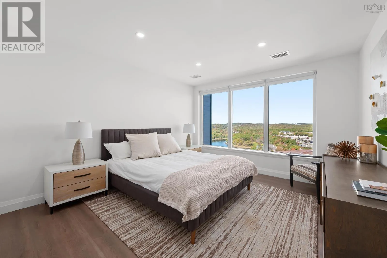 1703 72 Seapoint Road