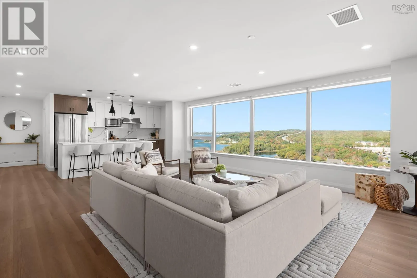 1703 72 Seapoint Road