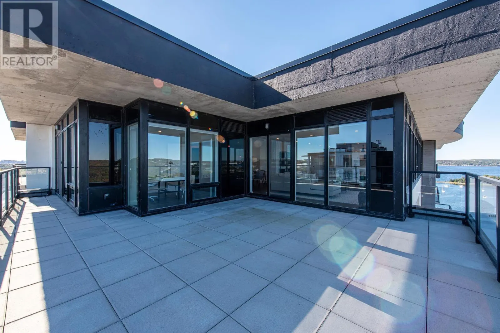 1703 72 Seapoint Road