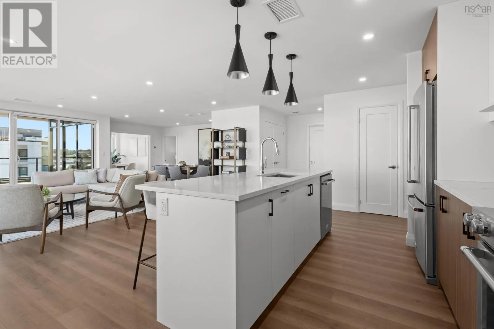 1703 72 Seapoint Road