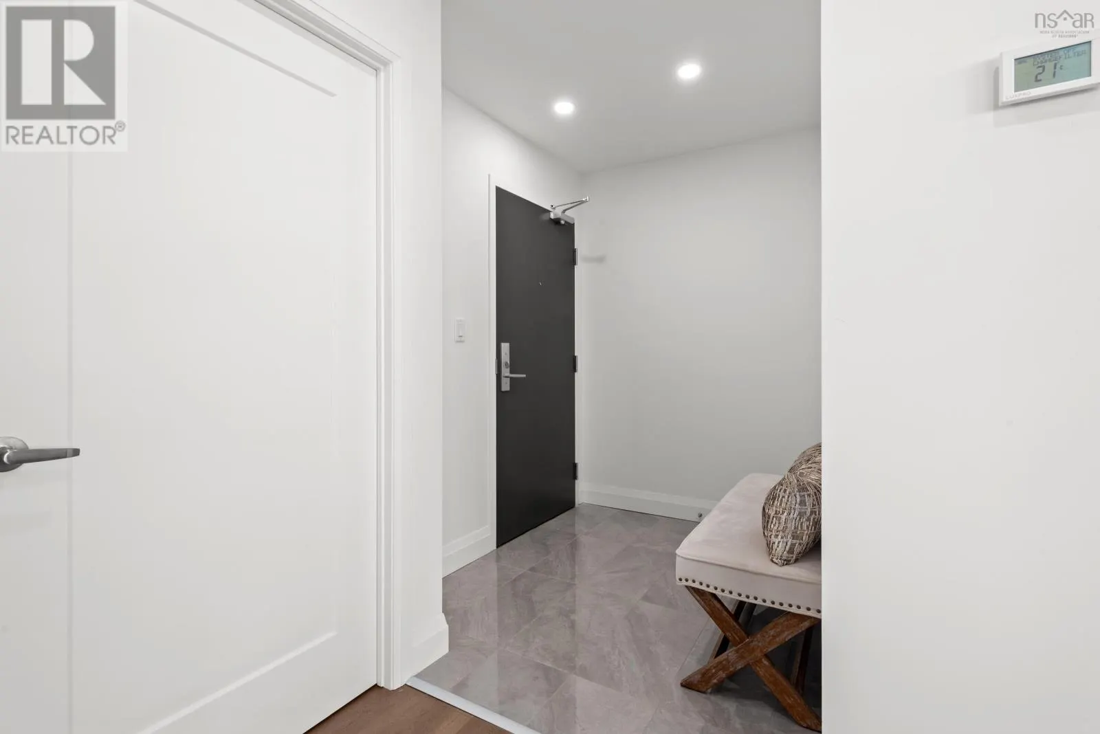 1703 72 Seapoint Road