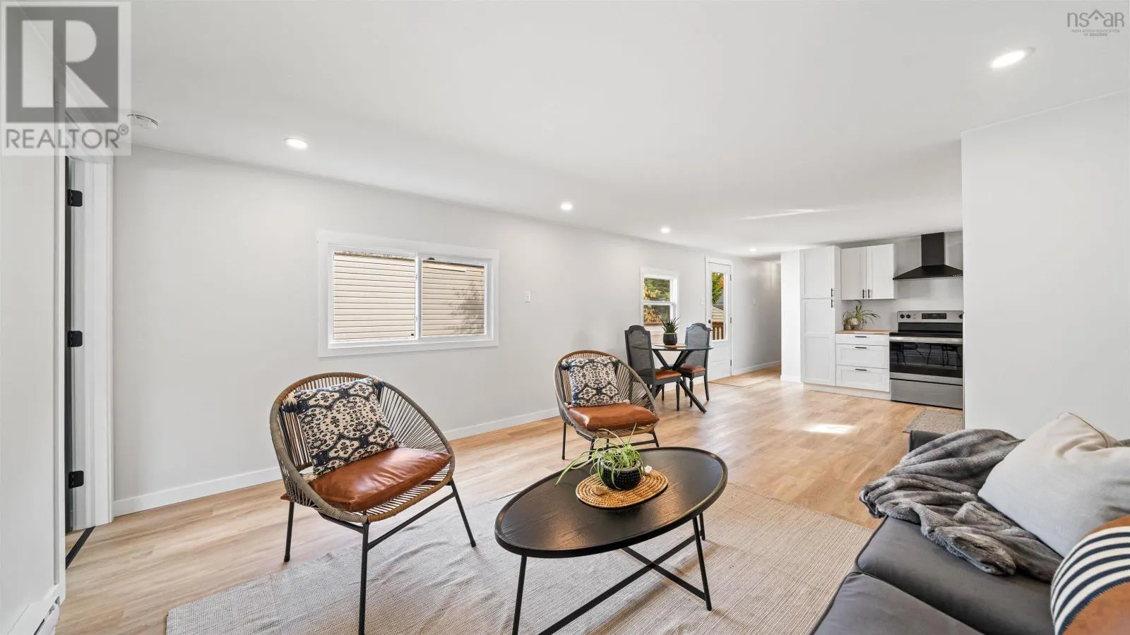 18 Earleton Avenue