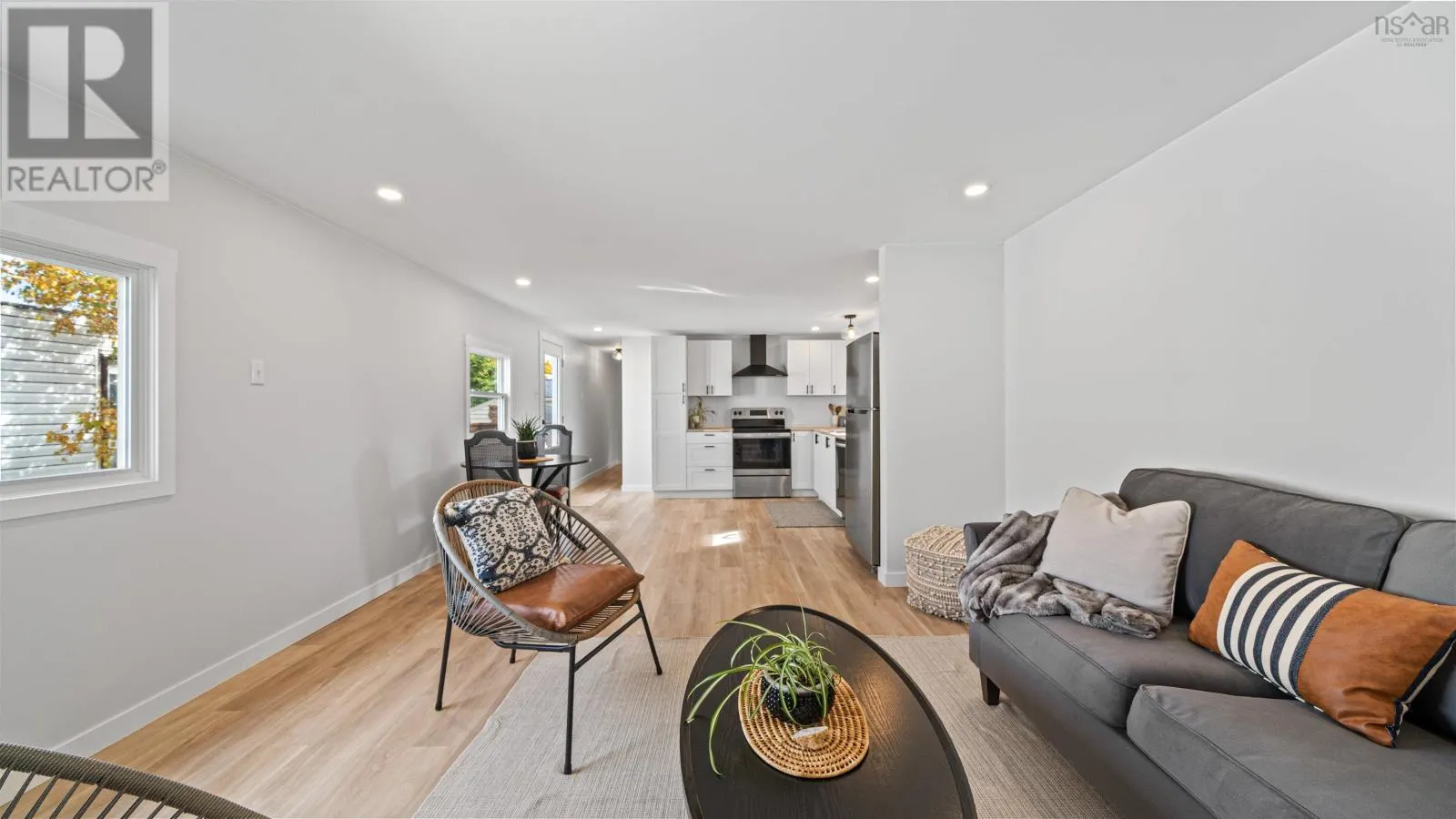 18 Earleton Avenue