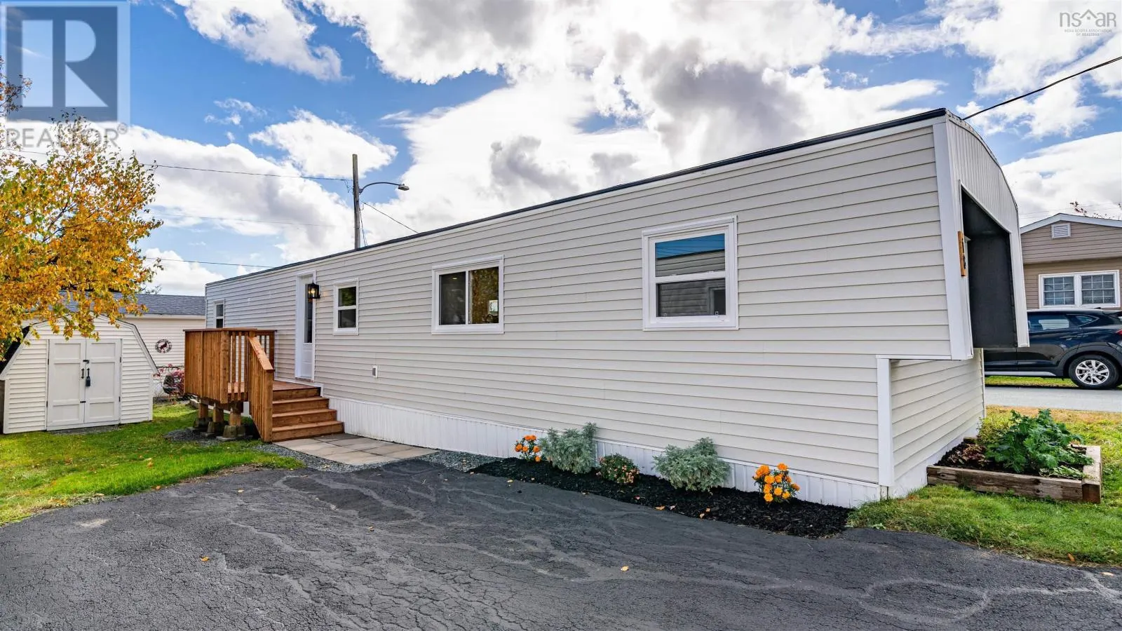 18 Earleton Avenue