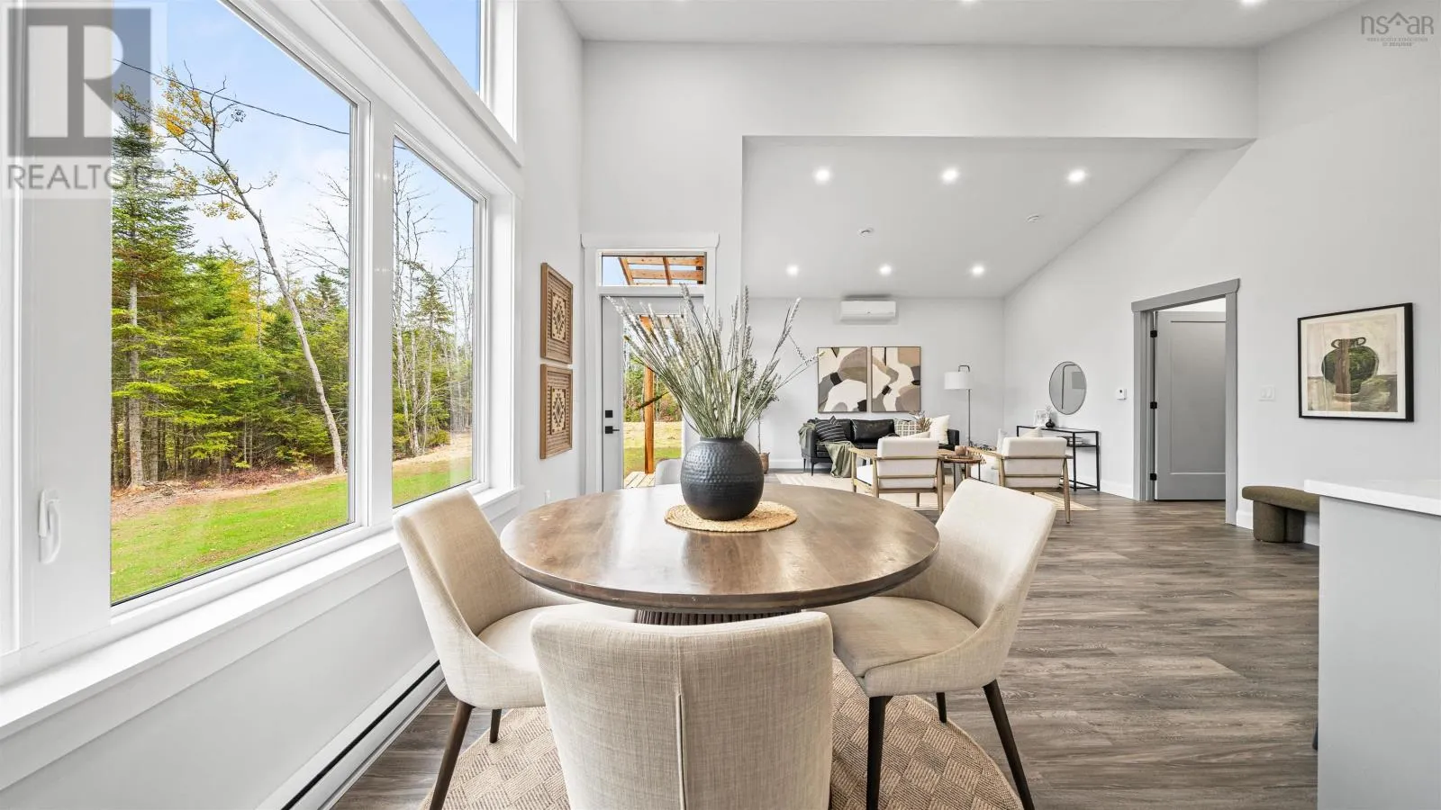 72 Chisholm Road