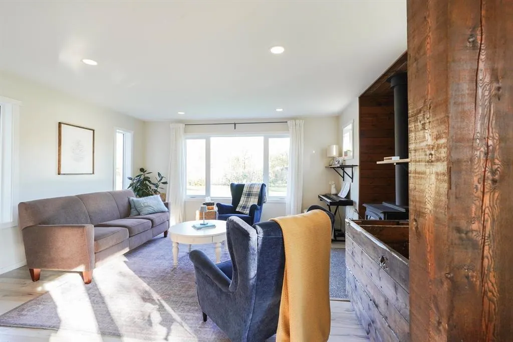 8 Ravenhill Drive