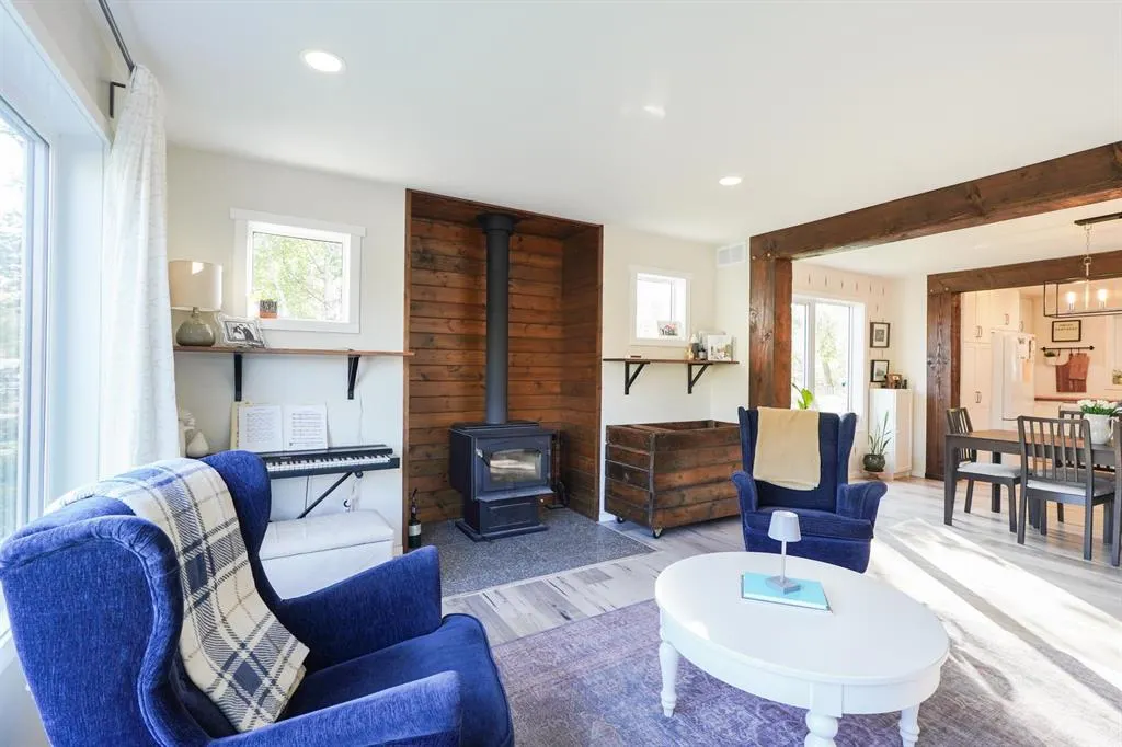 8 Ravenhill Drive