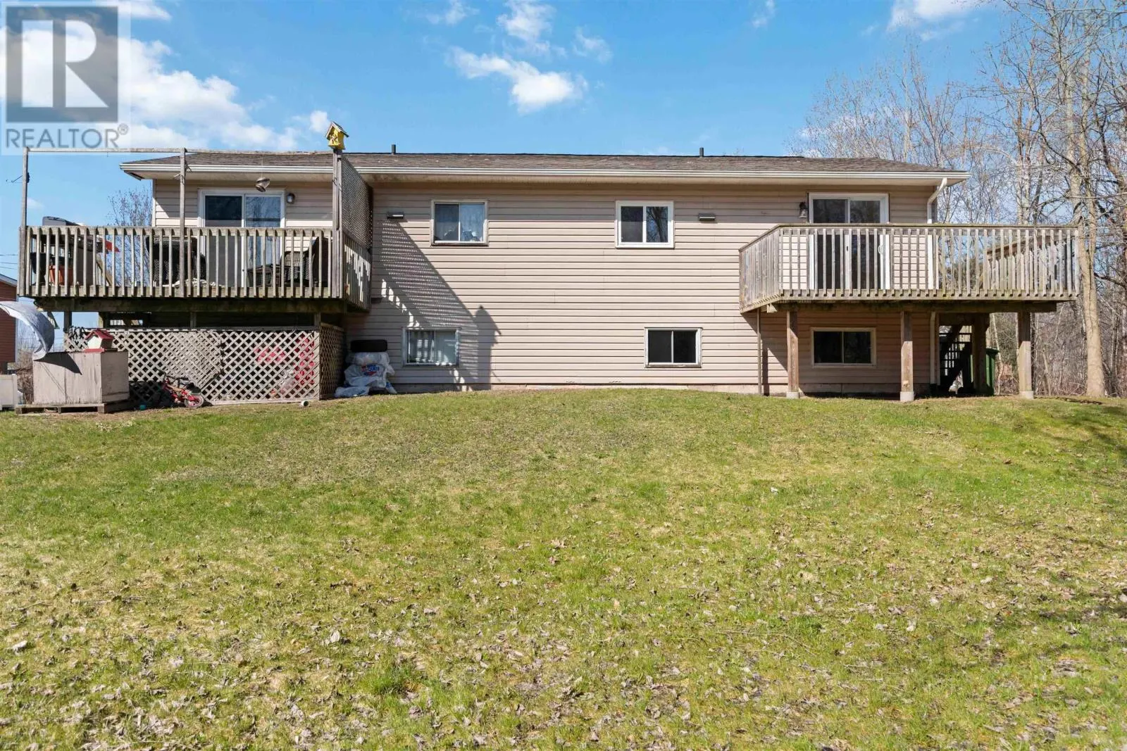 1123/1125 Andringa Drive