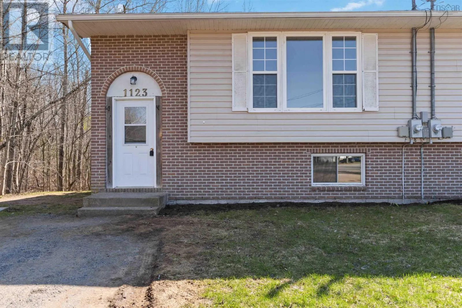 1123/1125 Andringa Drive