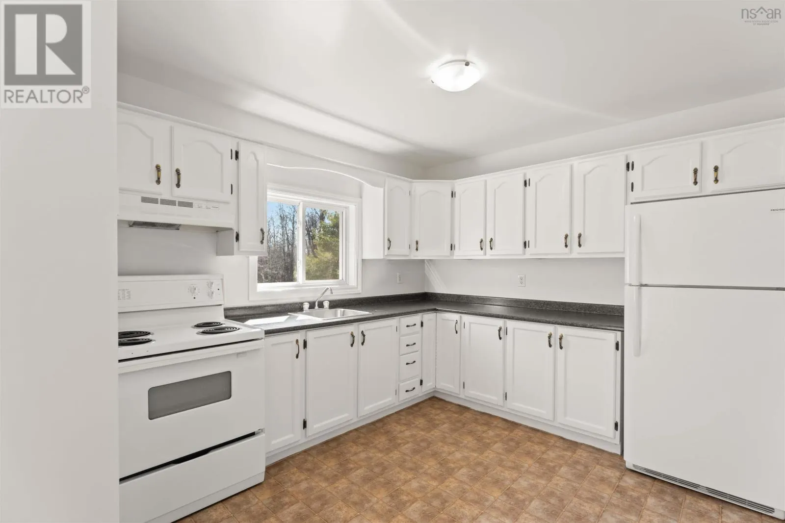 1123/1125 Andringa Drive