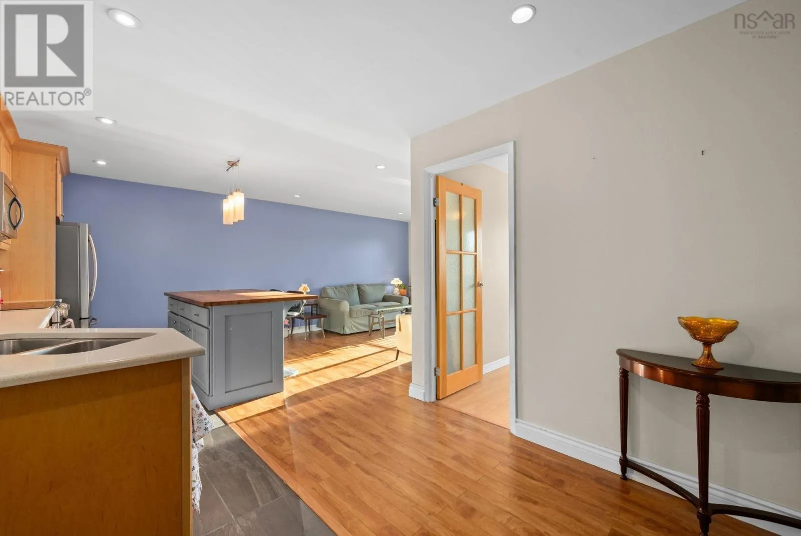 310-7 Jamieson Street