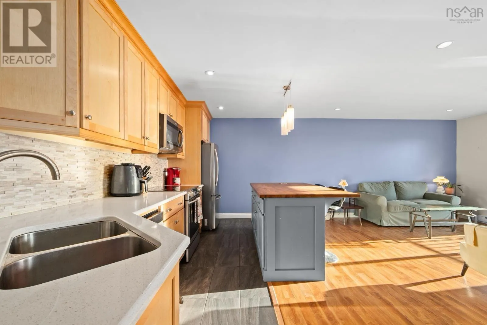 310-7 Jamieson Street