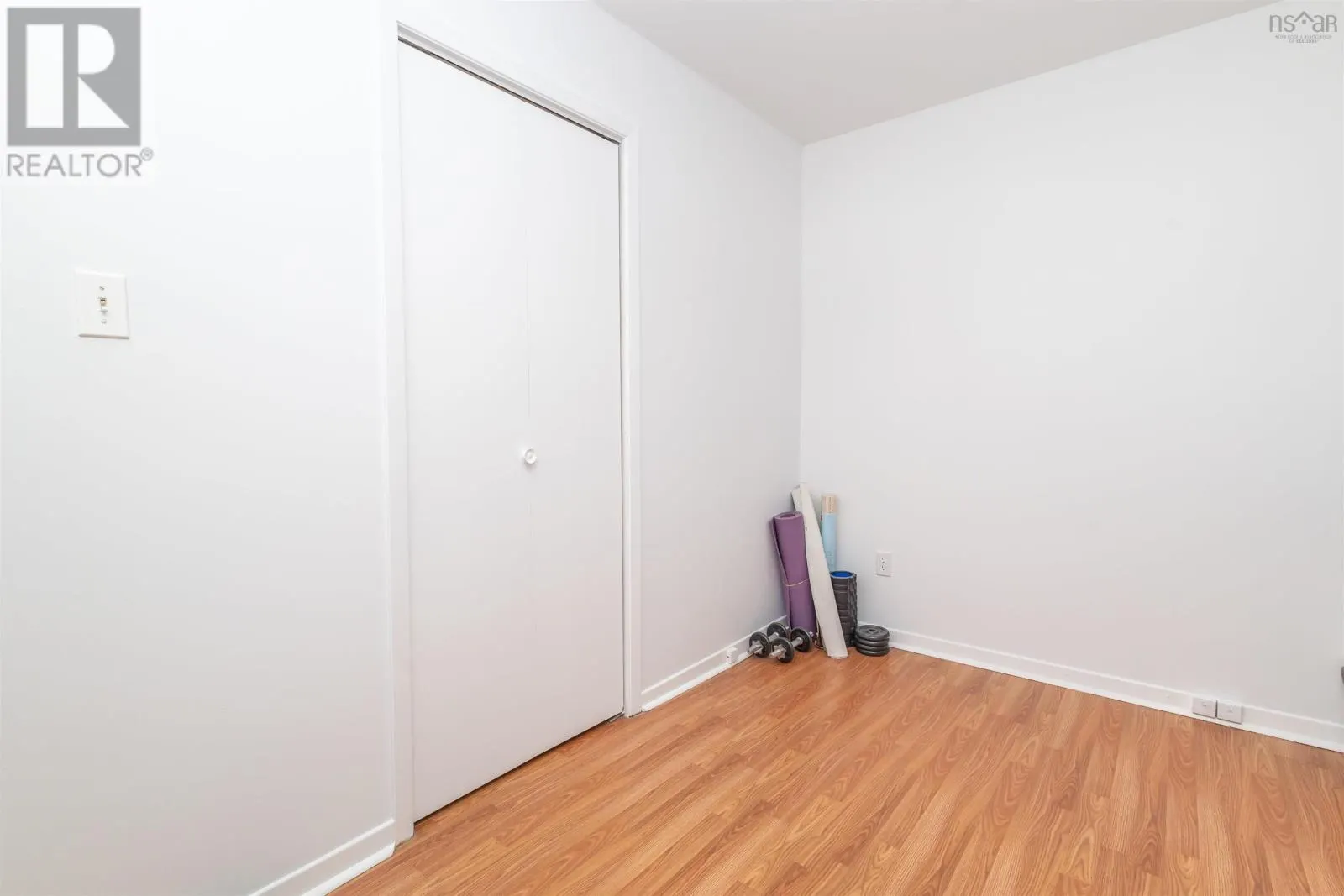 3381 Long Island Road