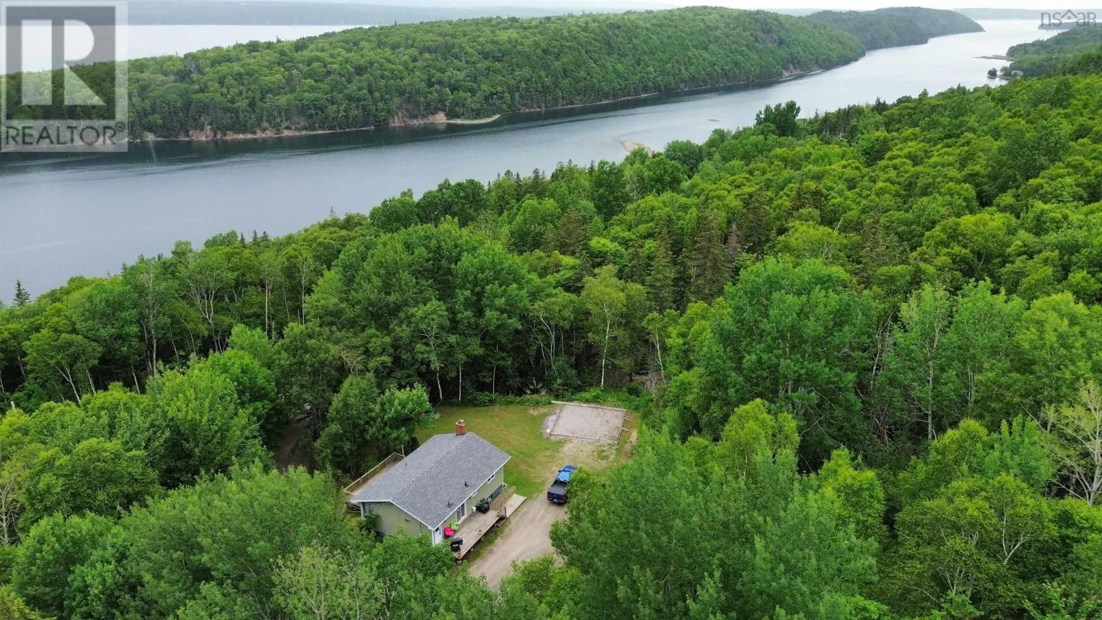 3381 Long Island Road