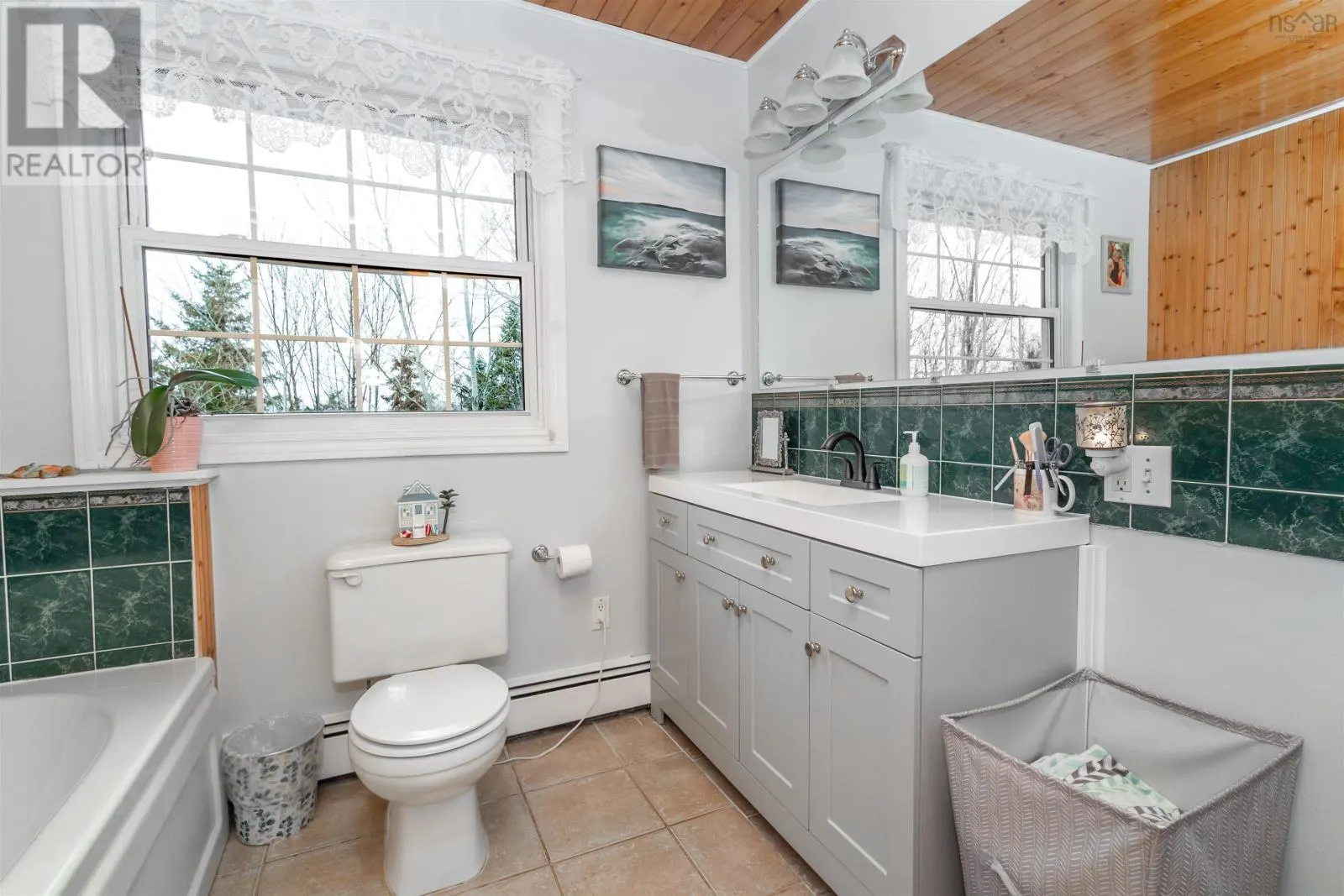 3381 Long Island Road