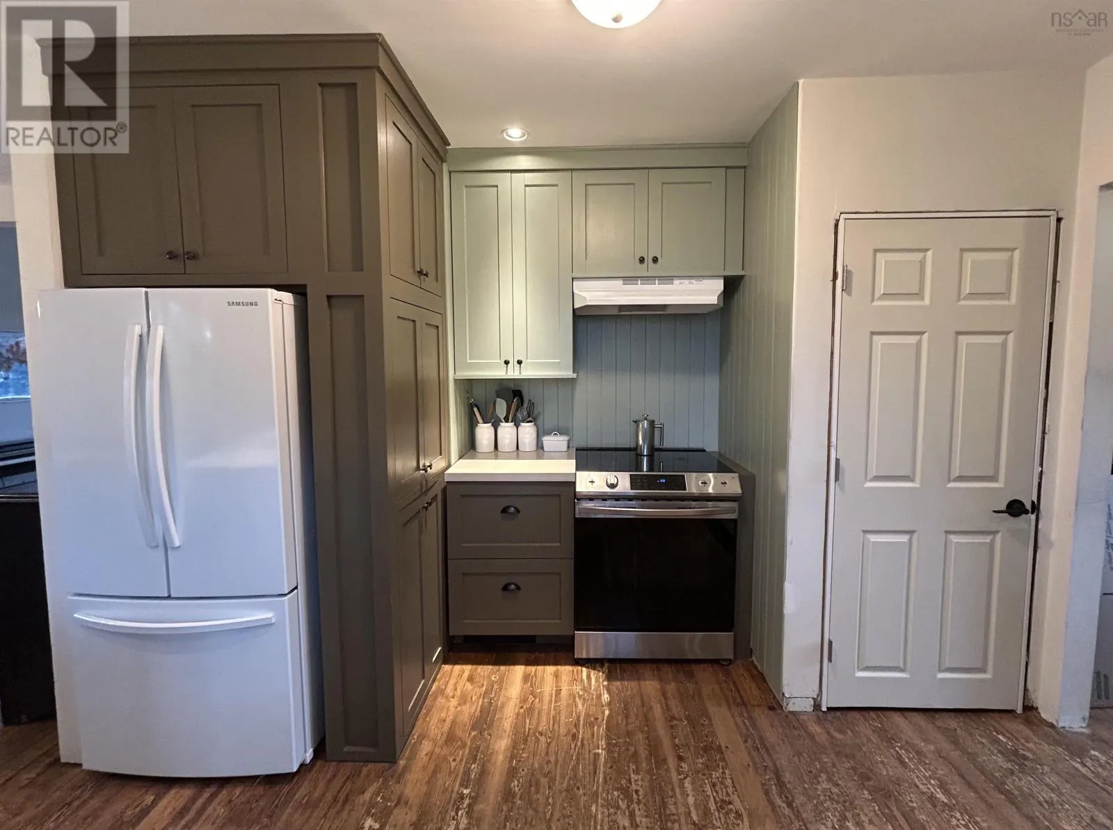 3 Flower Garden Lane