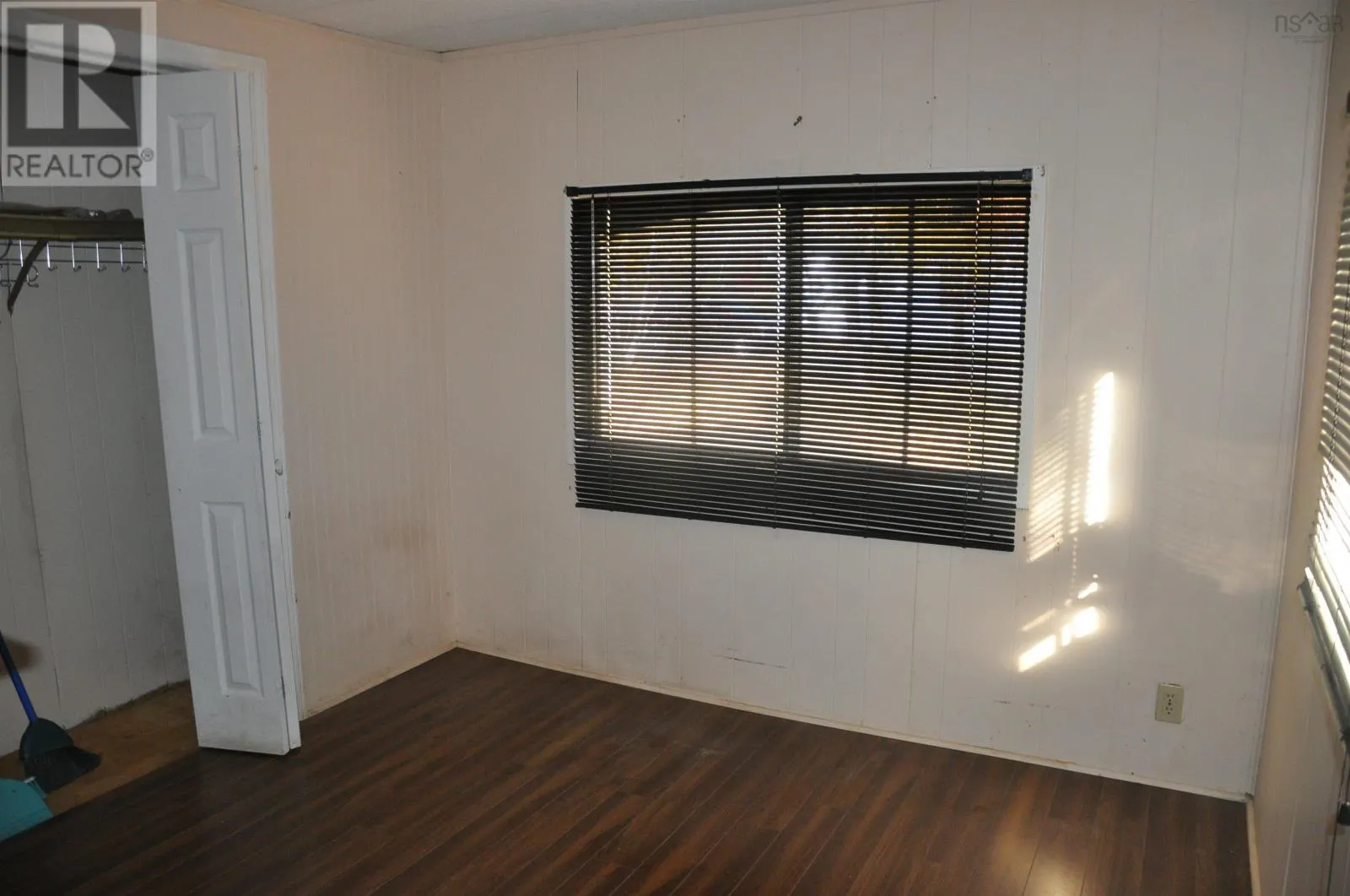 506 Bluenose Avenue S