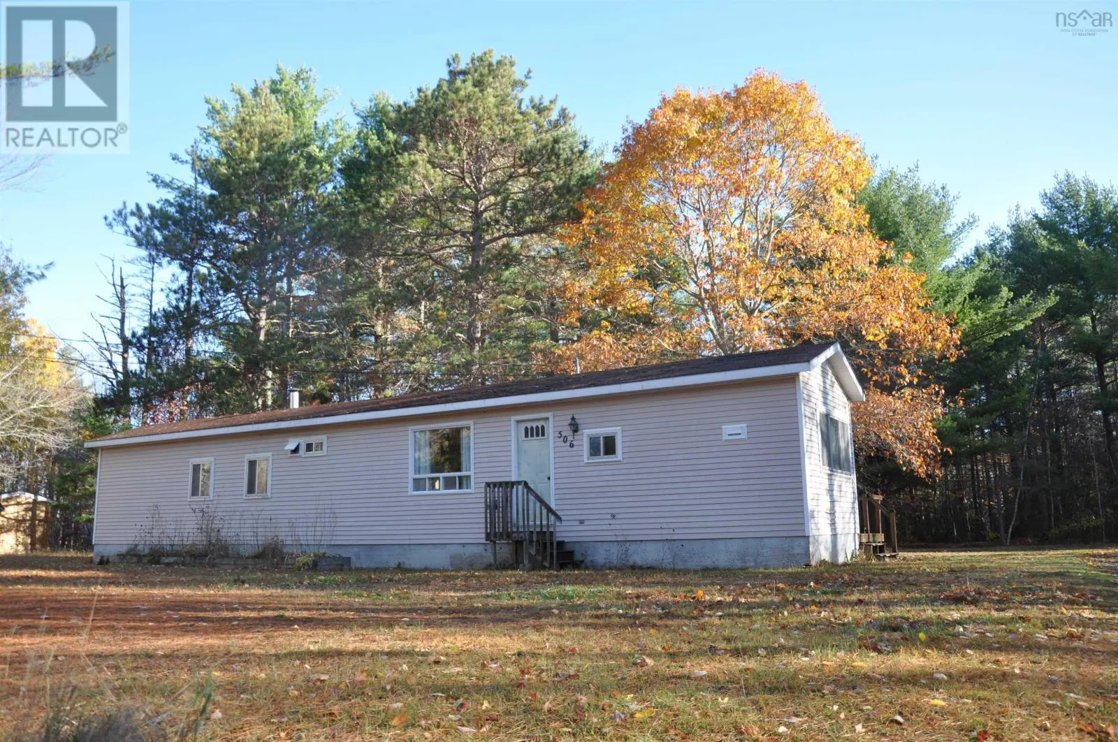 506 Bluenose Avenue S