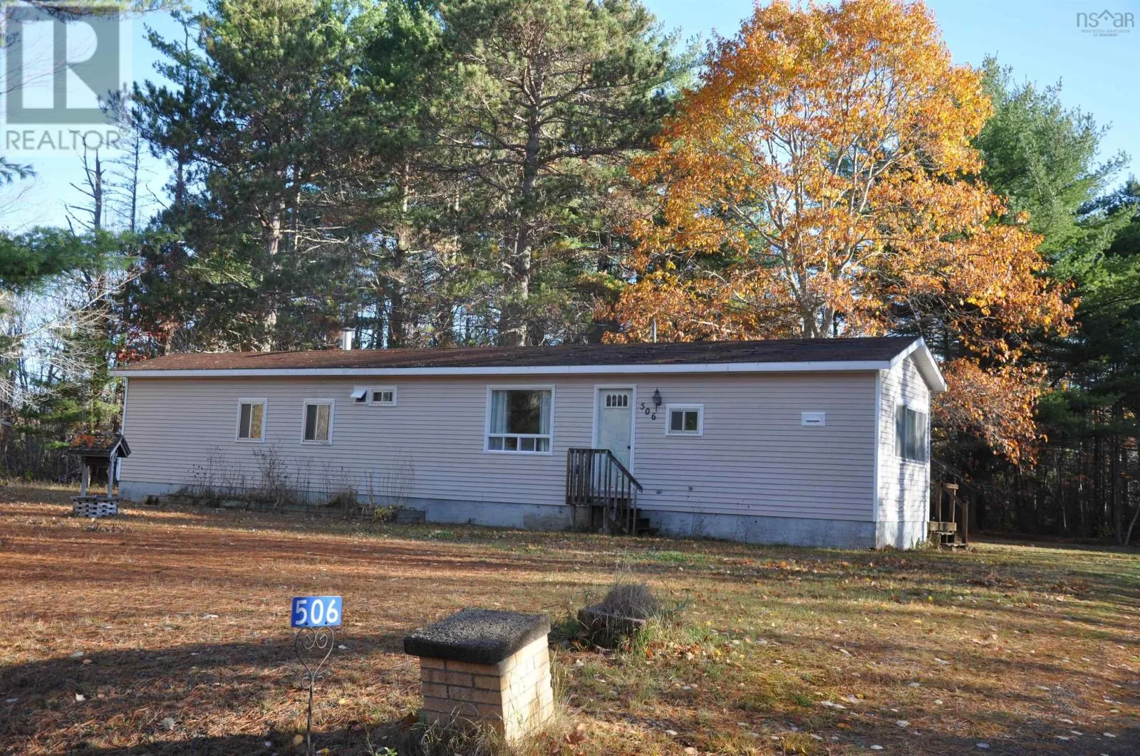 506 Bluenose Avenue S