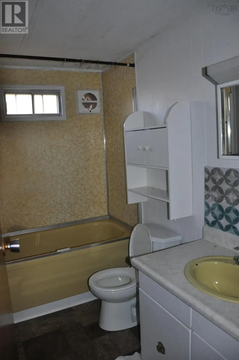 506 Bluenose Avenue S