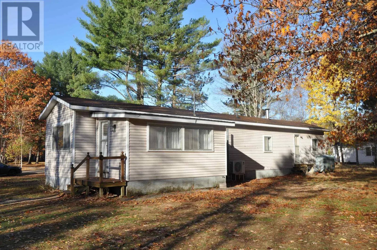 506 Bluenose Avenue S