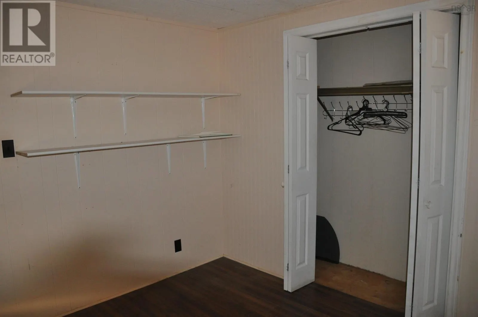 506 Bluenose Avenue S