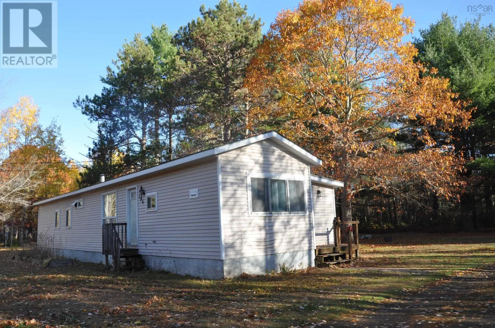 506 Bluenose Avenue S