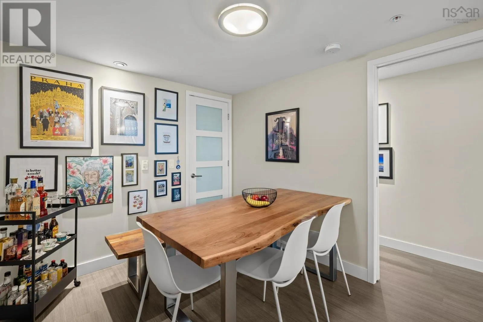 307 5662 Roberts Street