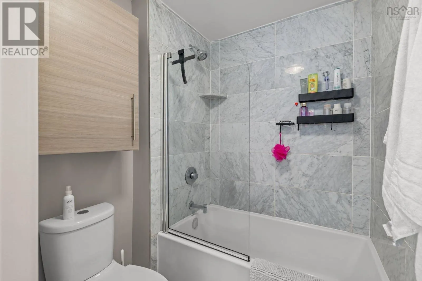 307 5662 Roberts Street