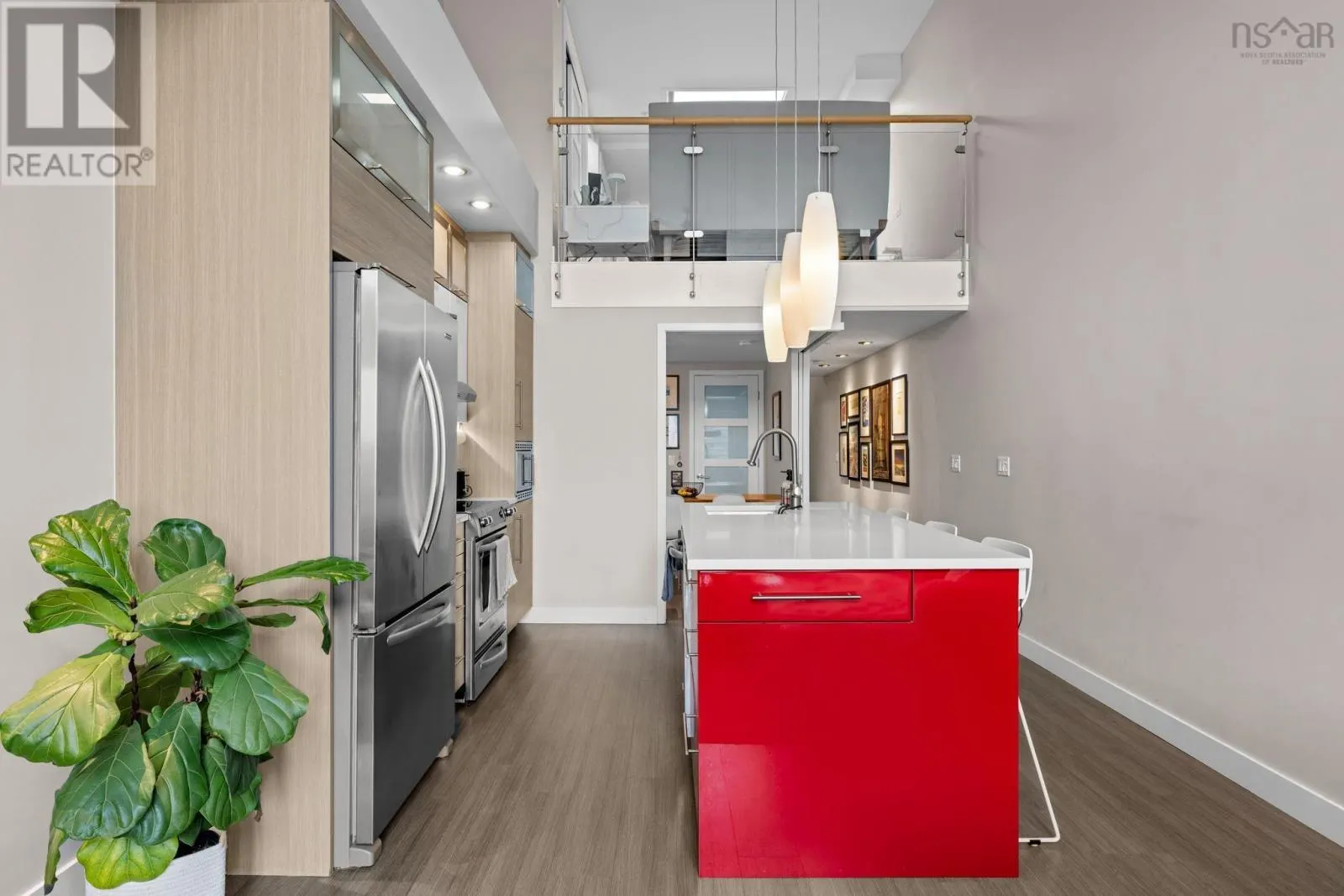 307 5662 Roberts Street