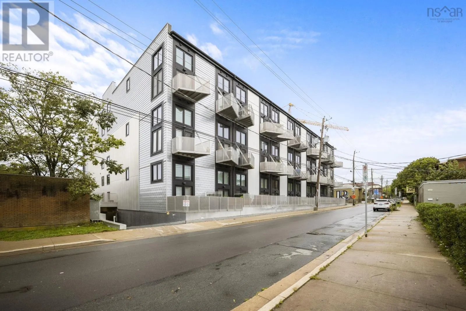 307 5662 Roberts Street