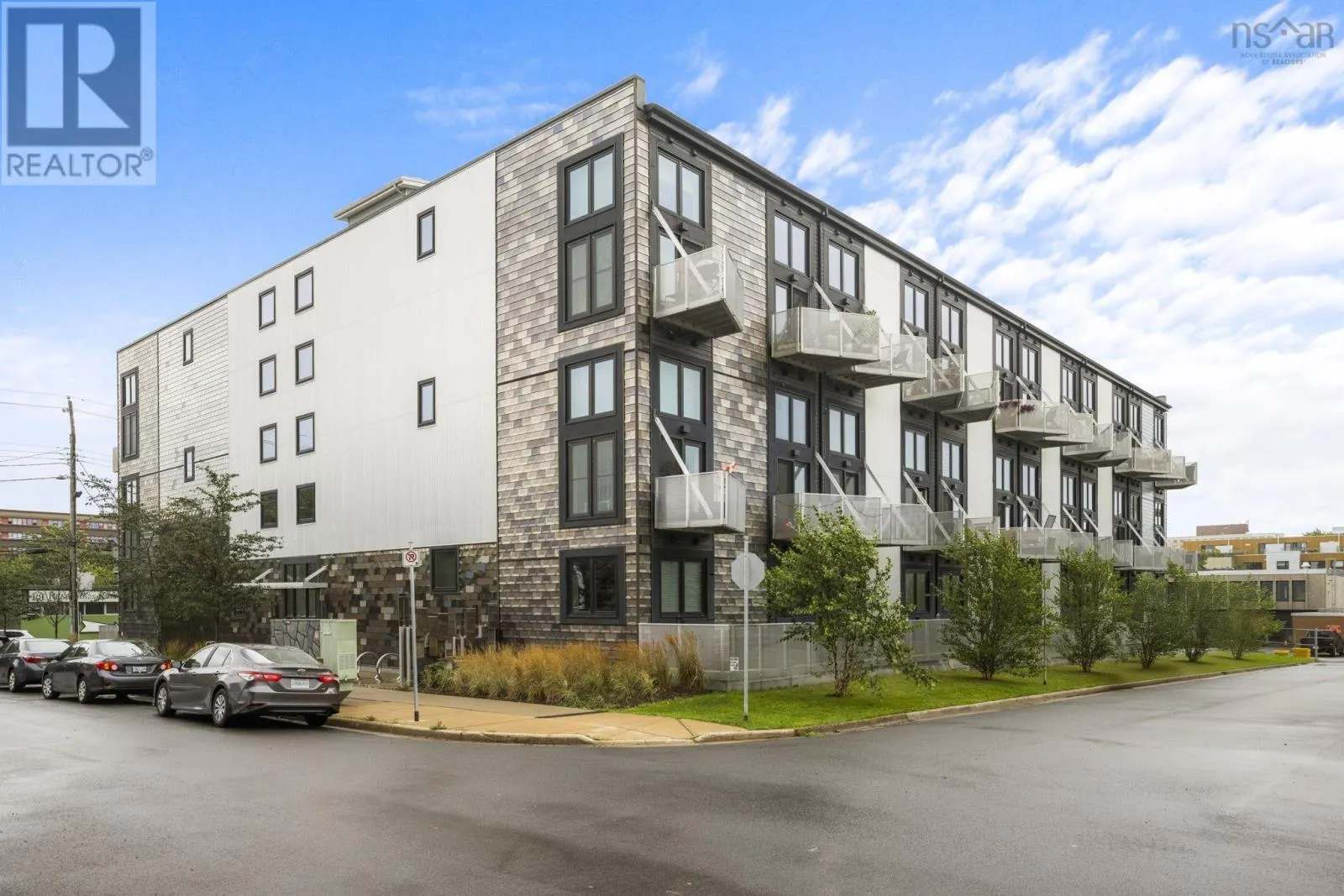 307 5662 Roberts Street