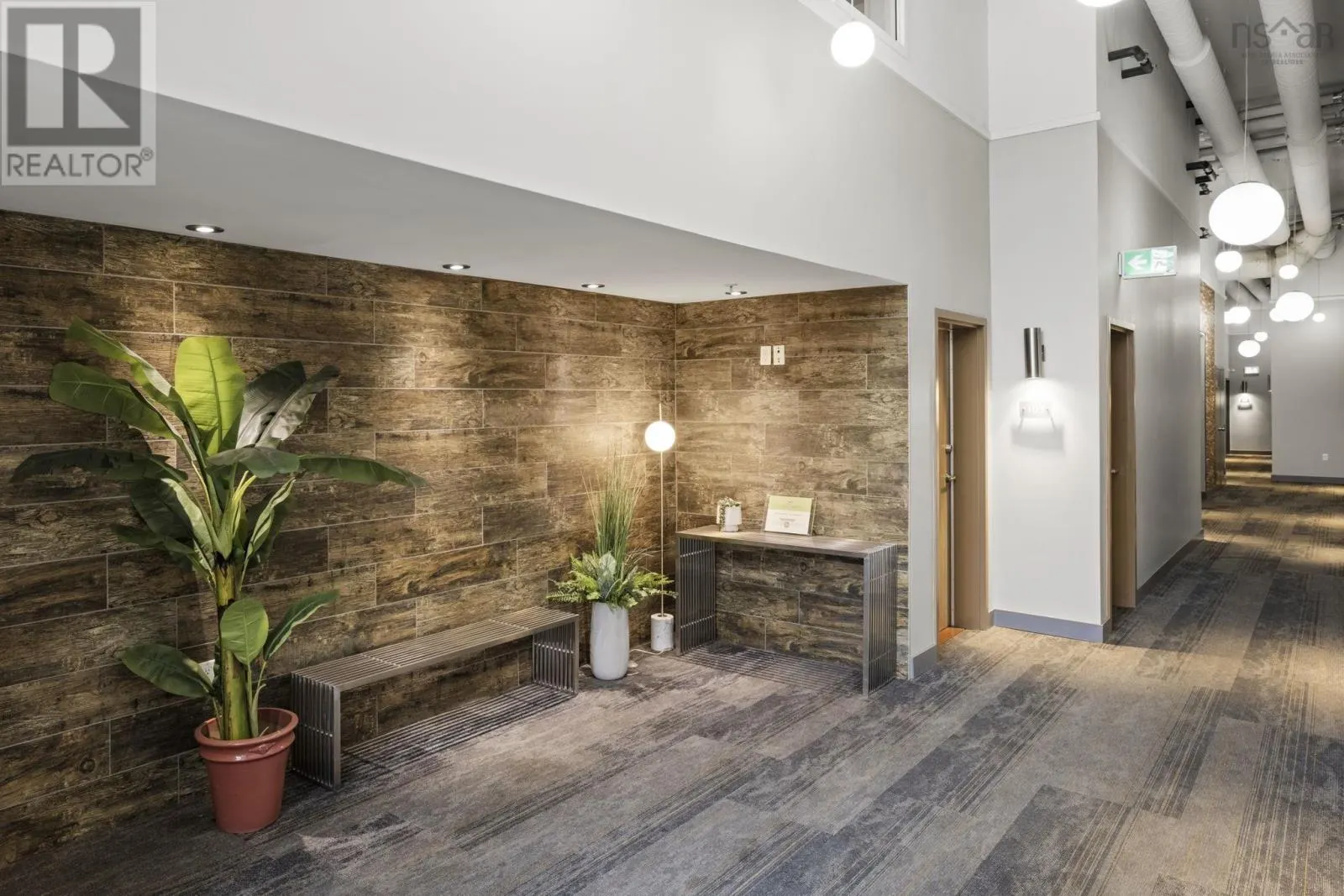 307 5662 Roberts Street