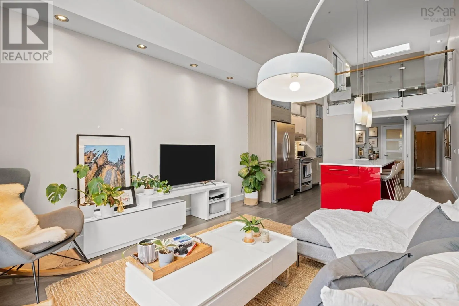 307 5662 Roberts Street