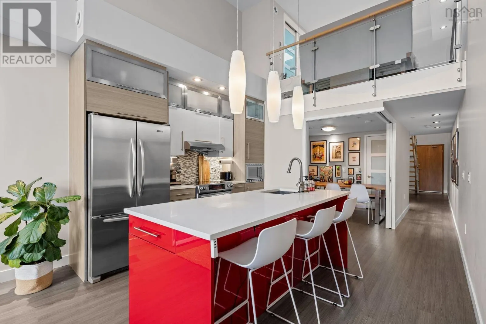 307 5662 Roberts Street