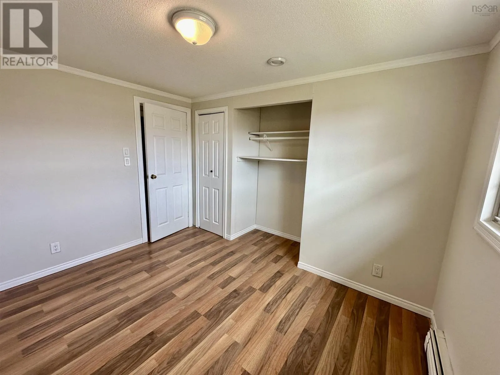 43 Oak Crescent