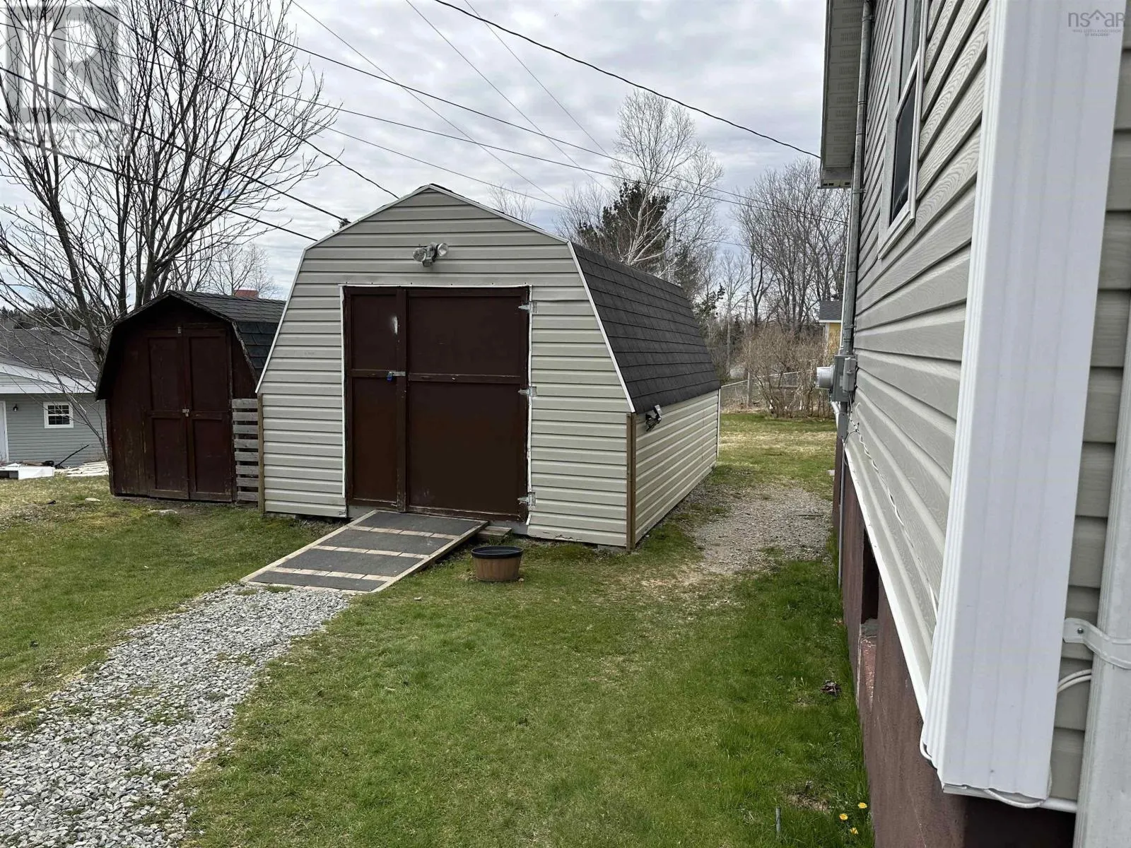 43 Oak Crescent