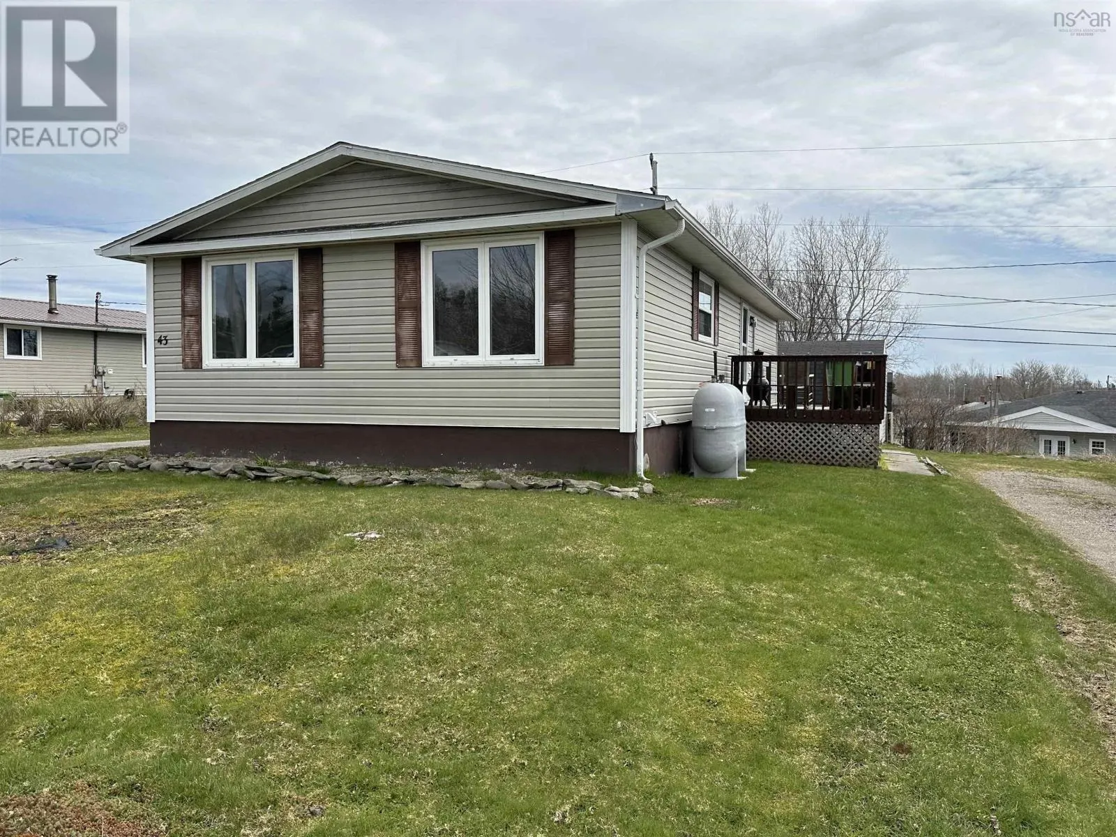 43 Oak Crescent