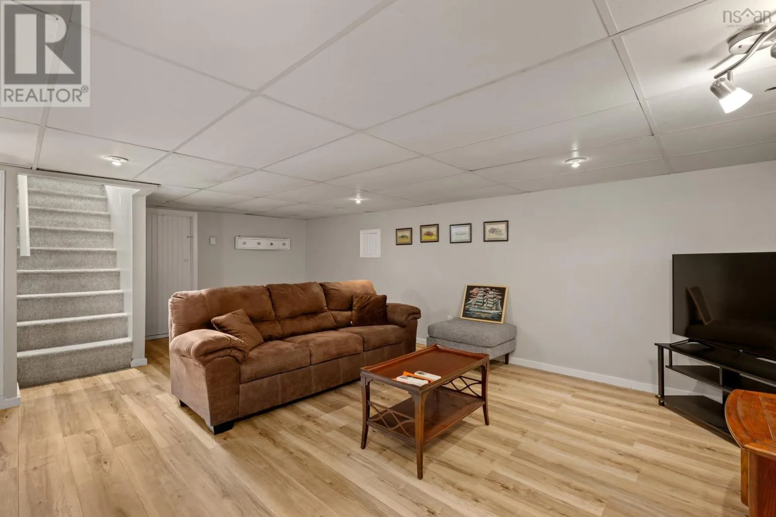 27 Crooked Lake Road