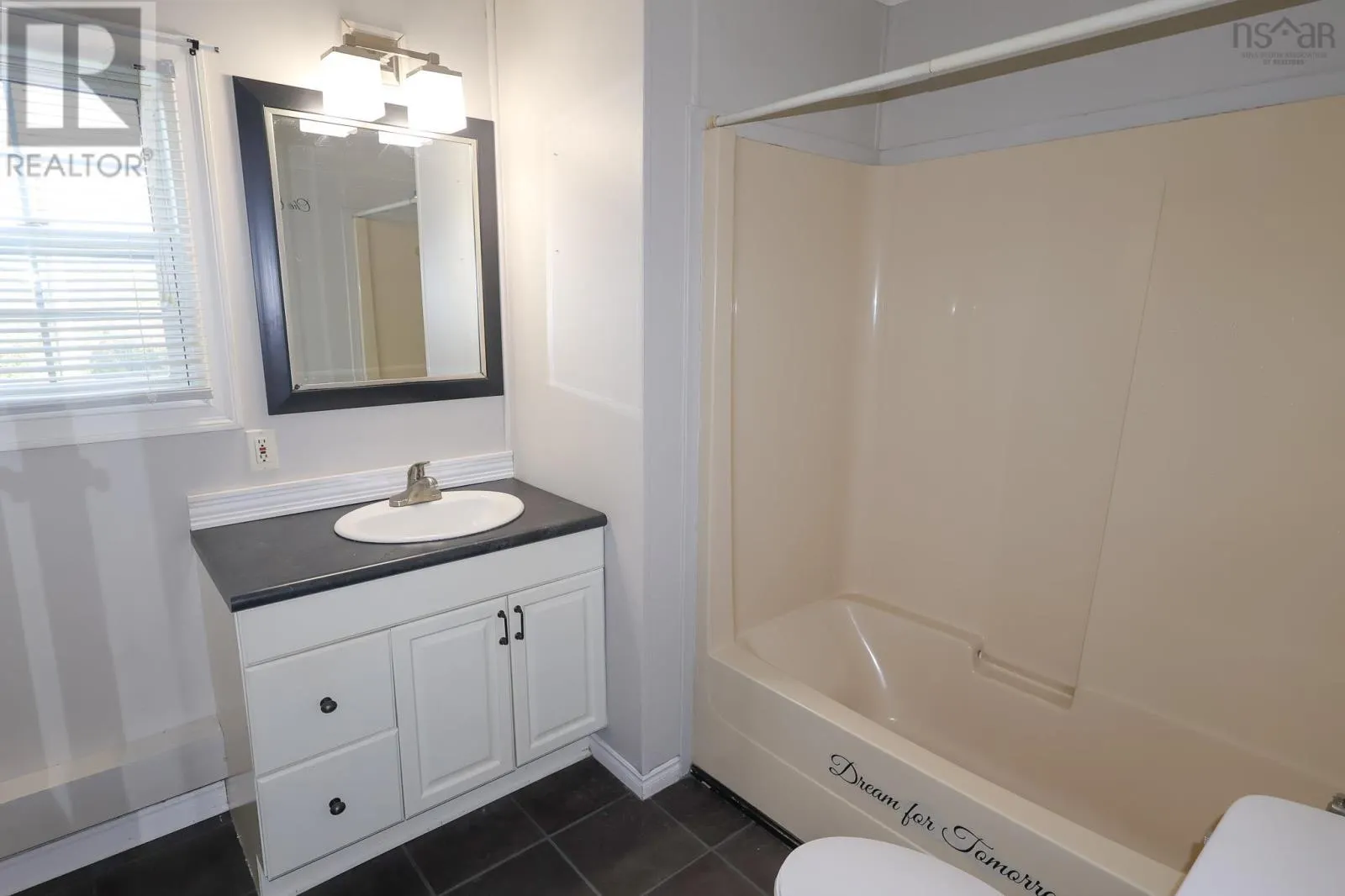 17600 & 17604 Highway 103